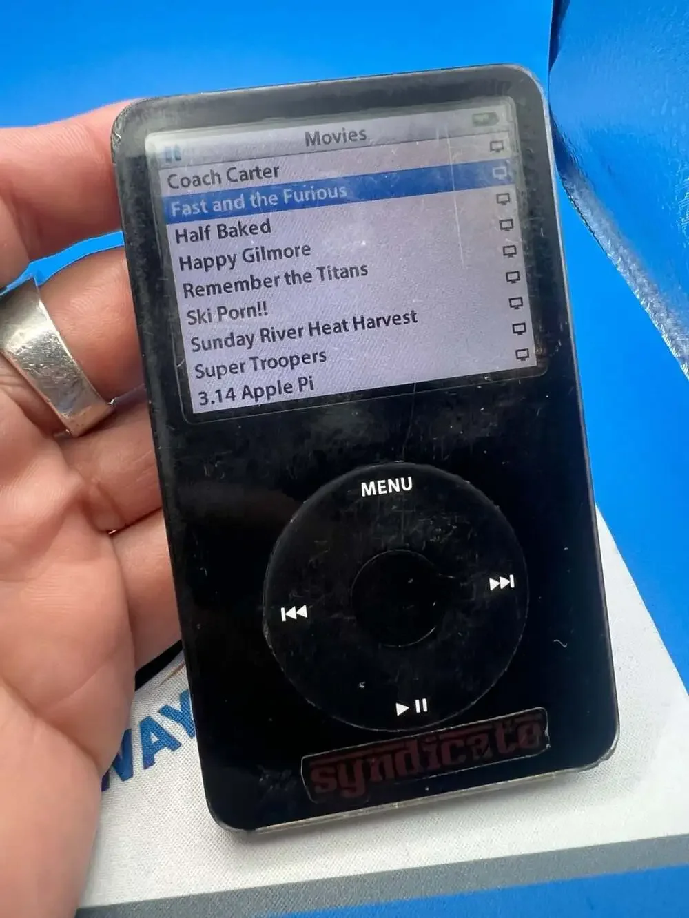 Apple iPod Video 5th Gen Black 30GB Loaded 3000+ Songs & Movies w/ Cable & Buds